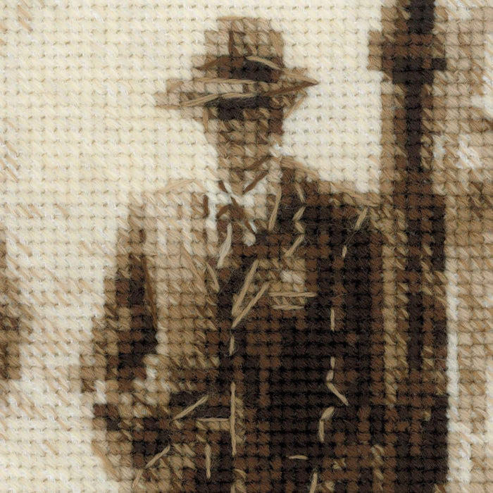 רקמה על בד גבינה - Old Photo. Waiting
