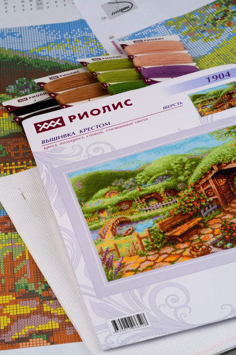 רקמה על בד גבינה - Green Hills