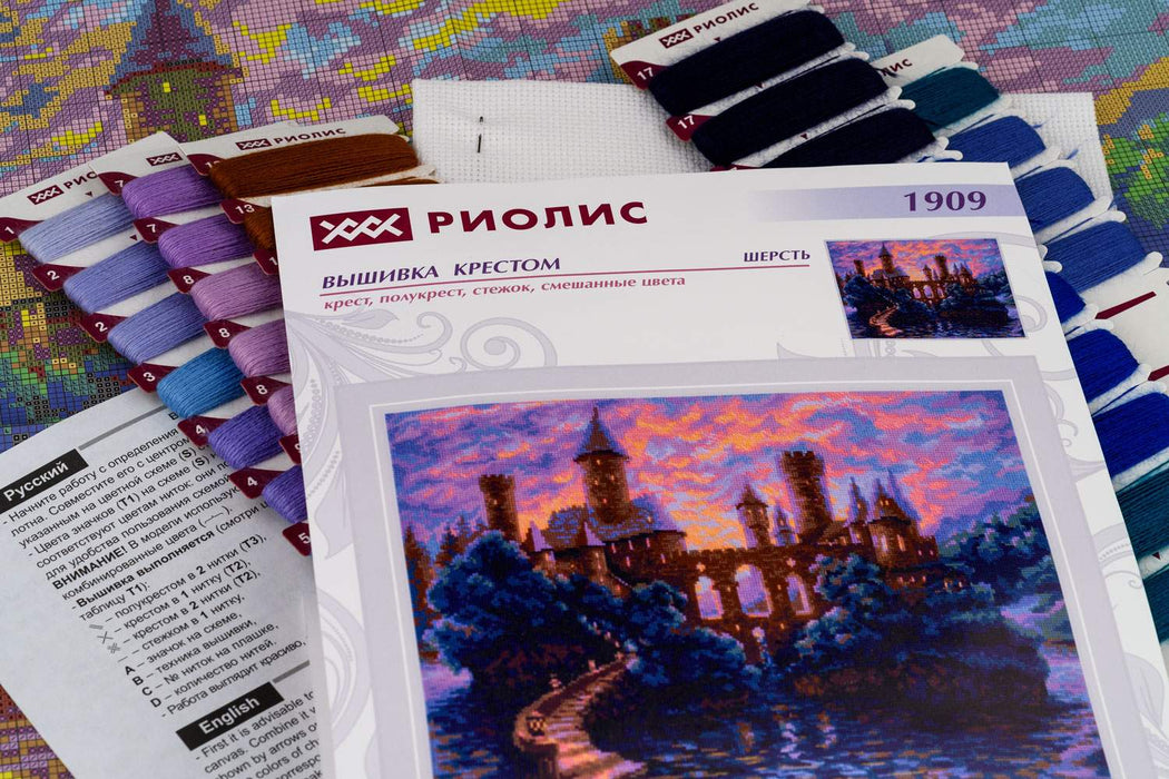 רקמה על בד גבינה - Mysterious Castle