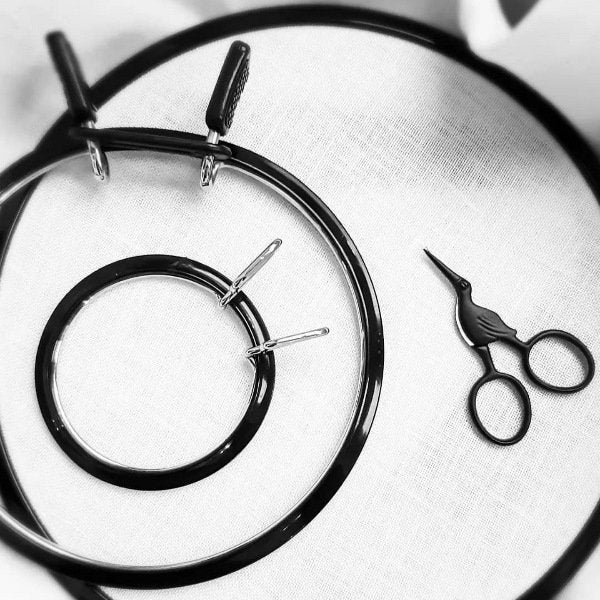 חישוק רקמה ממתכת עם קפיץ, עיגול