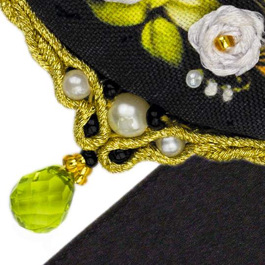 רקמה על בד גבינה - Pendant White Rose