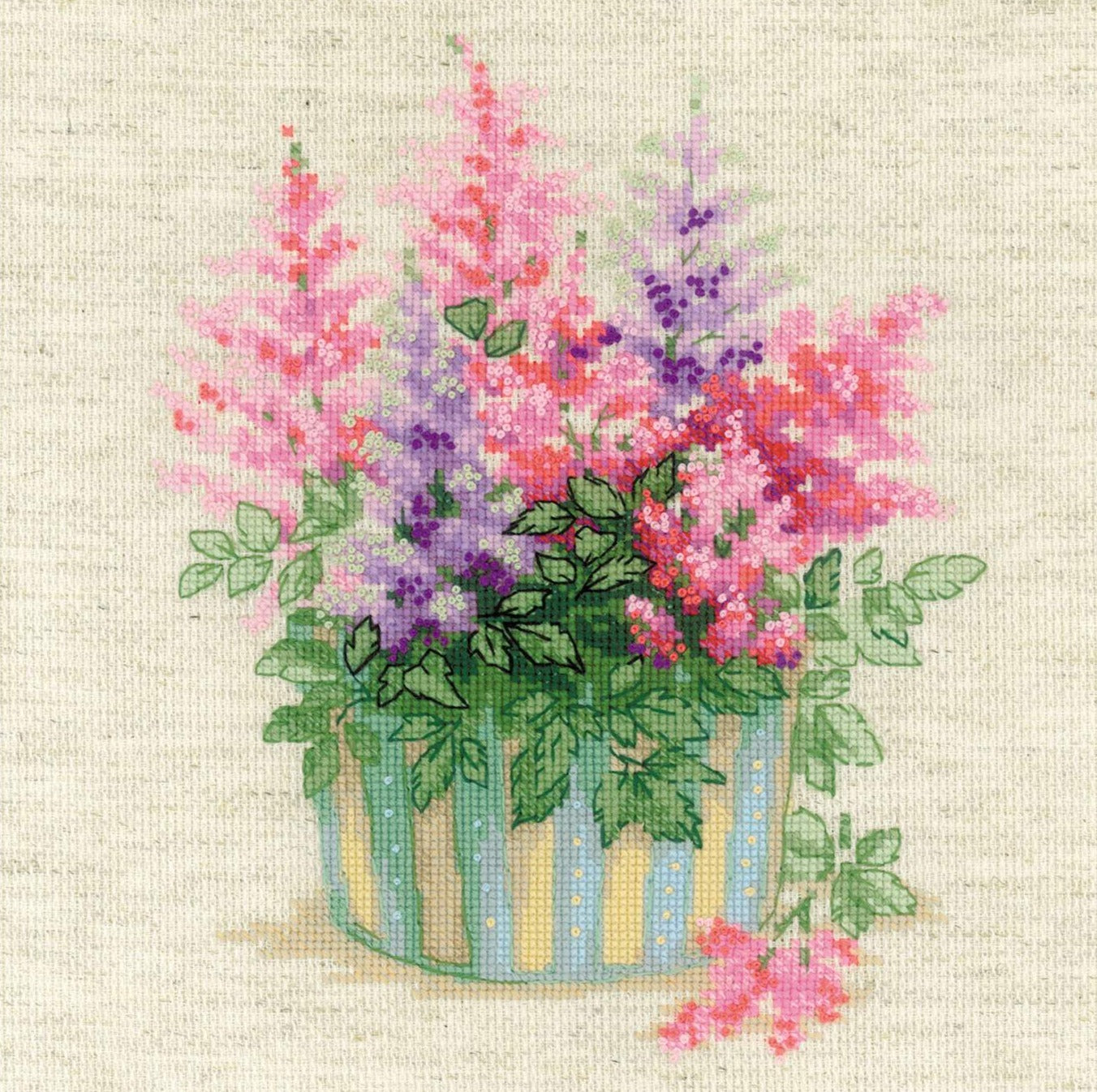 רקמה על בד גבינה - Astilbe