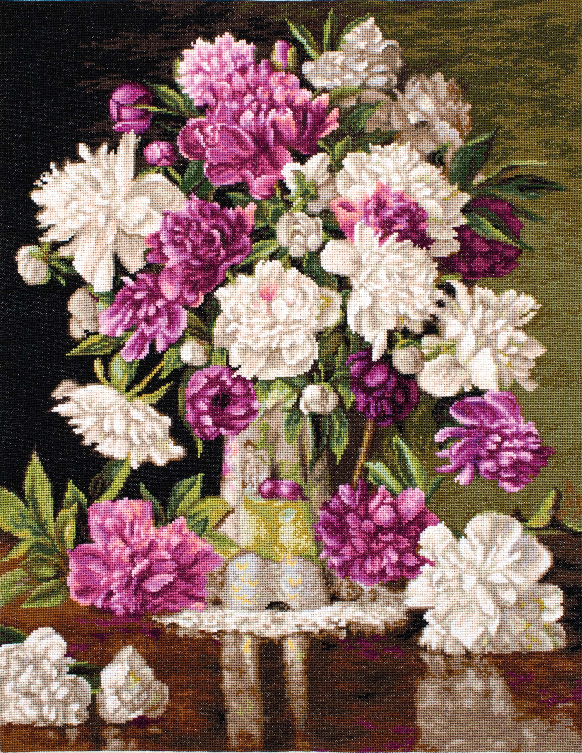 רקמה על בד גבינה - Red and White Peonies