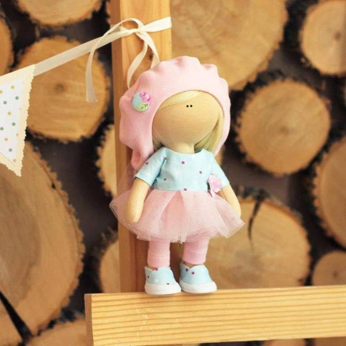 תפירת בובה - בובה בטי, 19 ס״מ