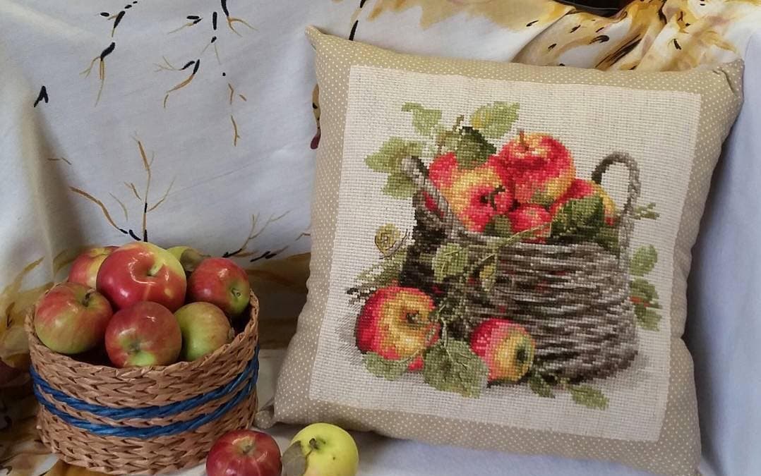 רקמה על בד גבינה - תפוחים בשלים