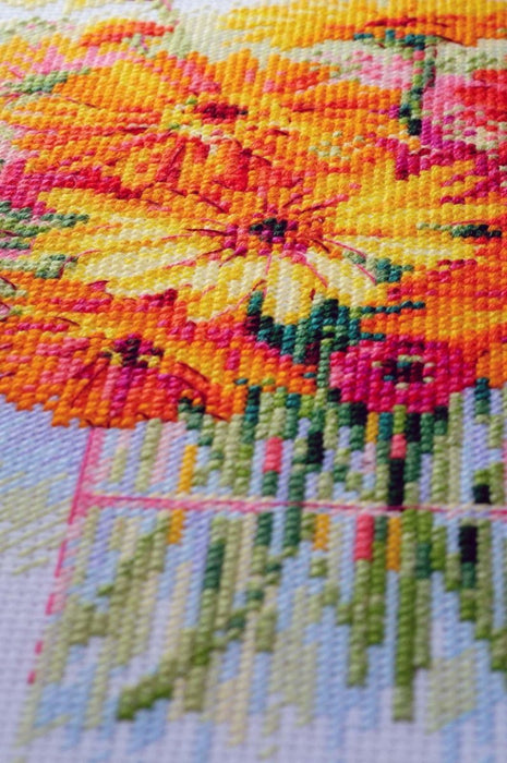 רקמה על בד גבינה - Watercolor Gerberas