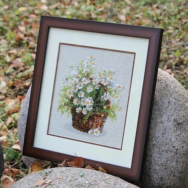 רקמה על בד גבינה - זר חרציות