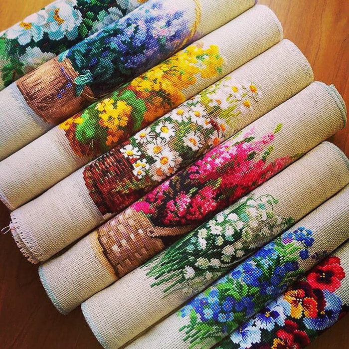 רקמה על בד גבינה - זר חרציות