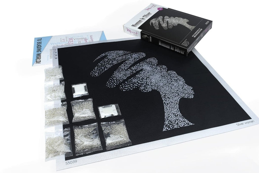 רקמת חרוזים - אישה בכסף