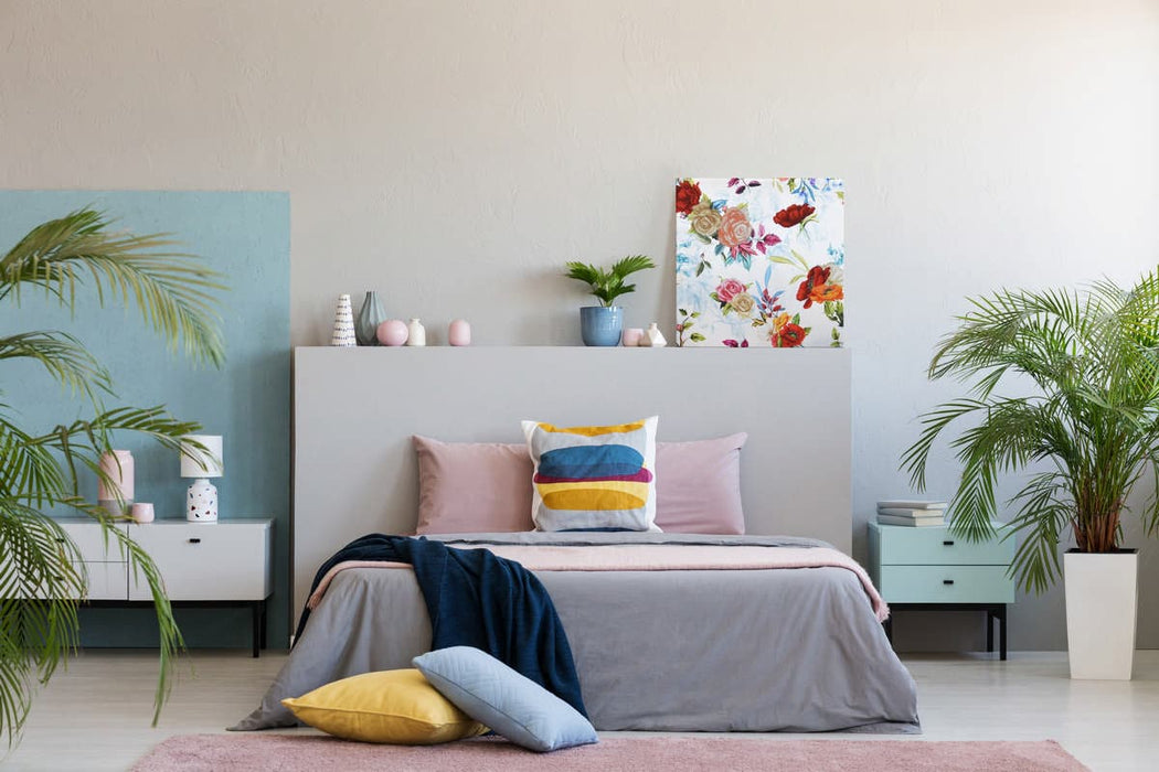 רקמת חרוזים - פרחים על רקע כחול פסטל