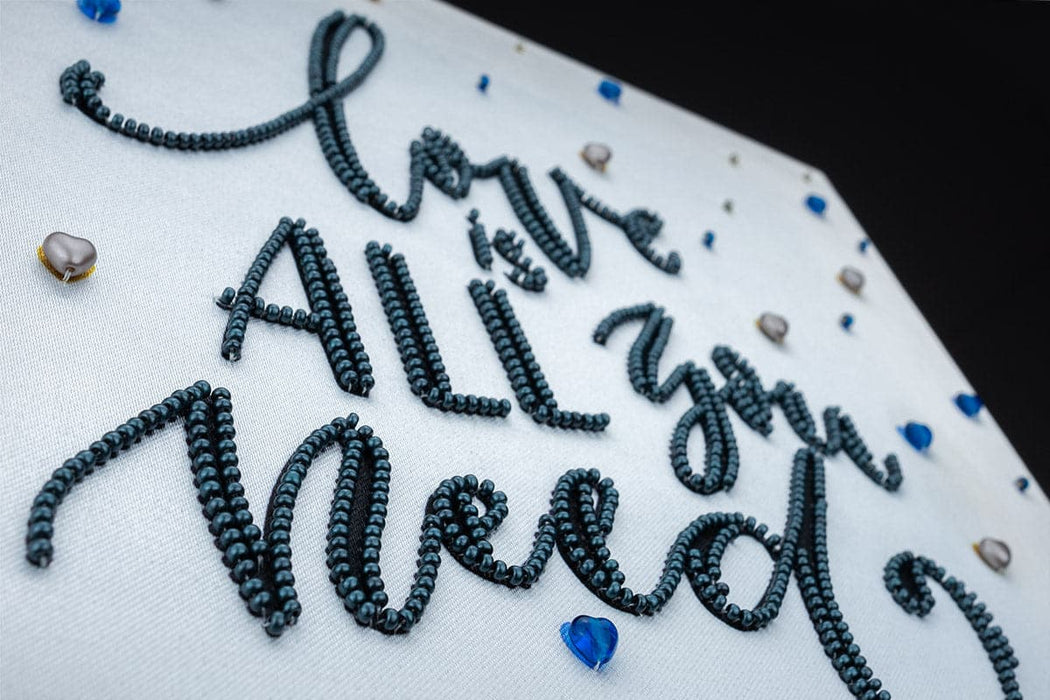 רקמת חרוזים - Love is all you need