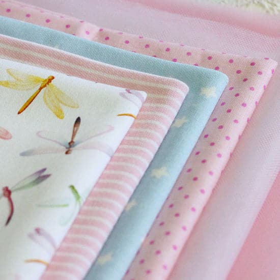 ערכת הבדים לבגדי בובה - NR0257