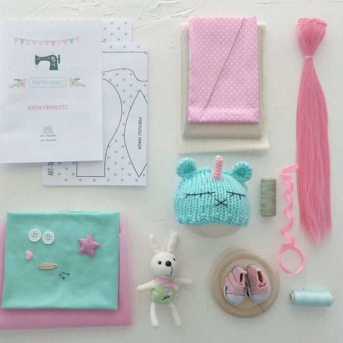 ערכת תפירה - בובה אגנס, 28 ס״מ