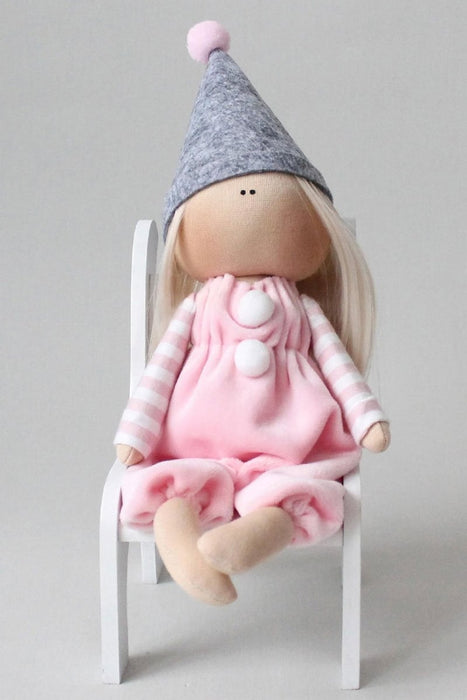 תפירת בובה - בובה אמלי, 20 ס״מ