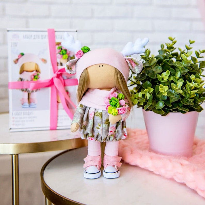 תפירת בובה - בובה דיאנה, 23 ס״מ