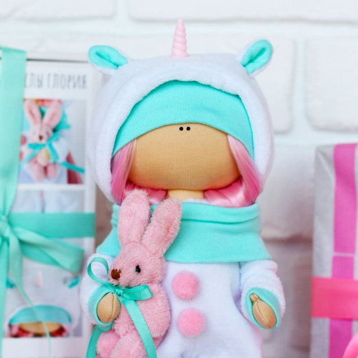 תפירת בובה - בובה גלוריה, 23 ס״מ