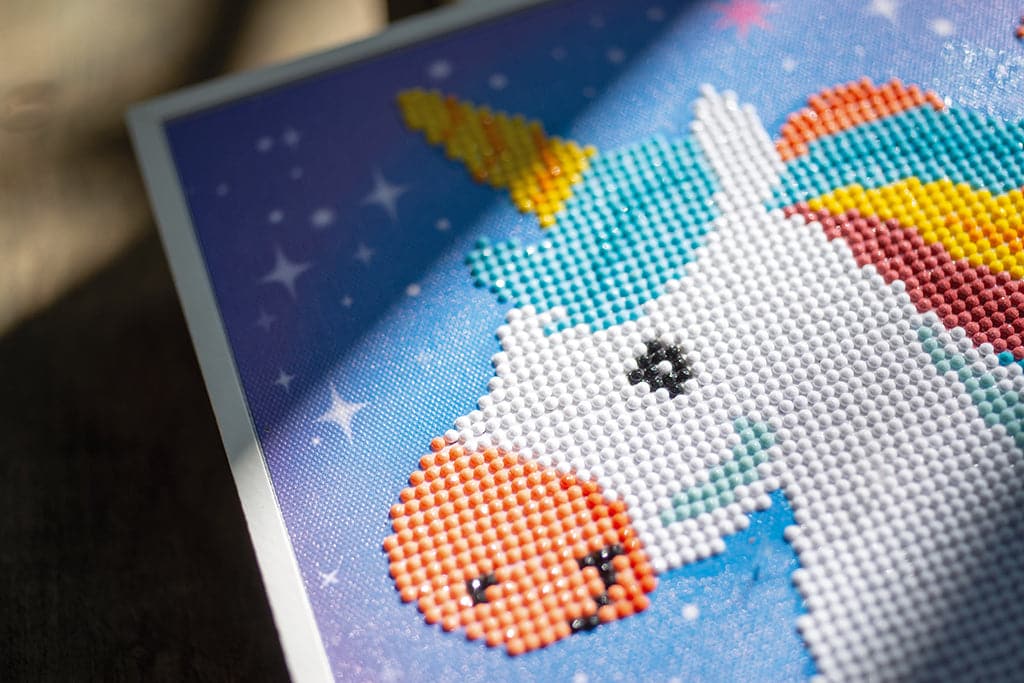 שיבוץ יהלומים - חד קרן