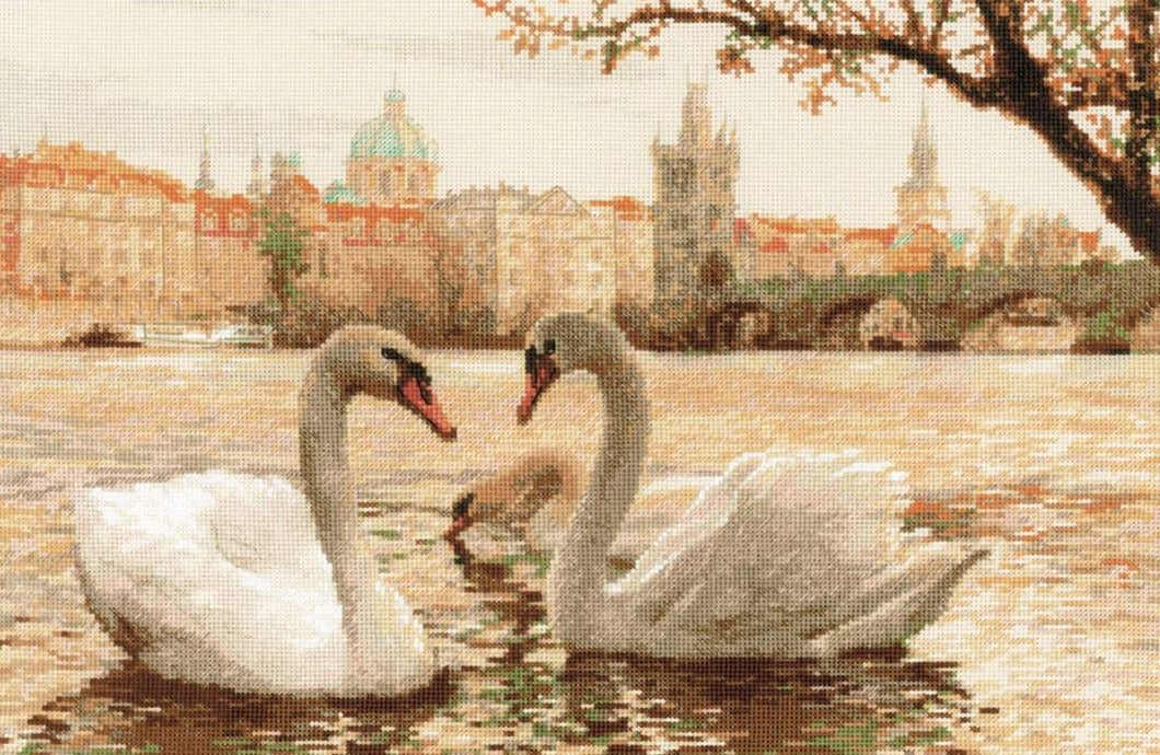 רקמה על בד גבינה - Swans. Prague
