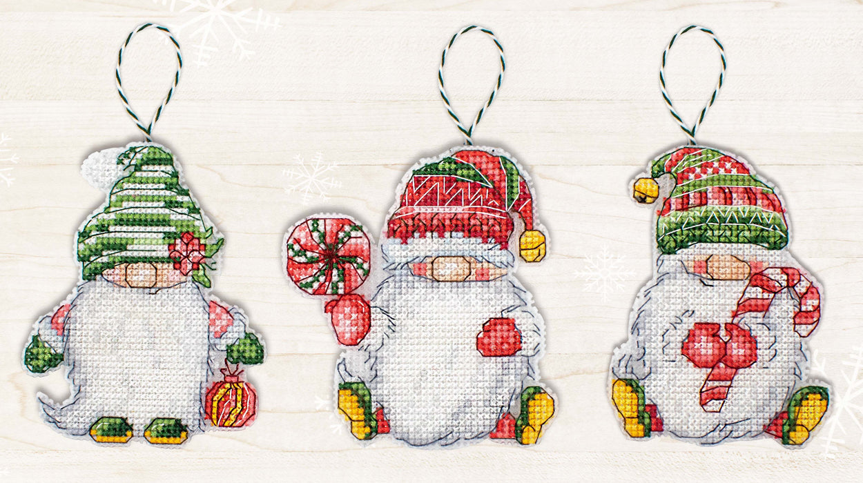 רקמה על בד גבינה - Christmas Gnomes