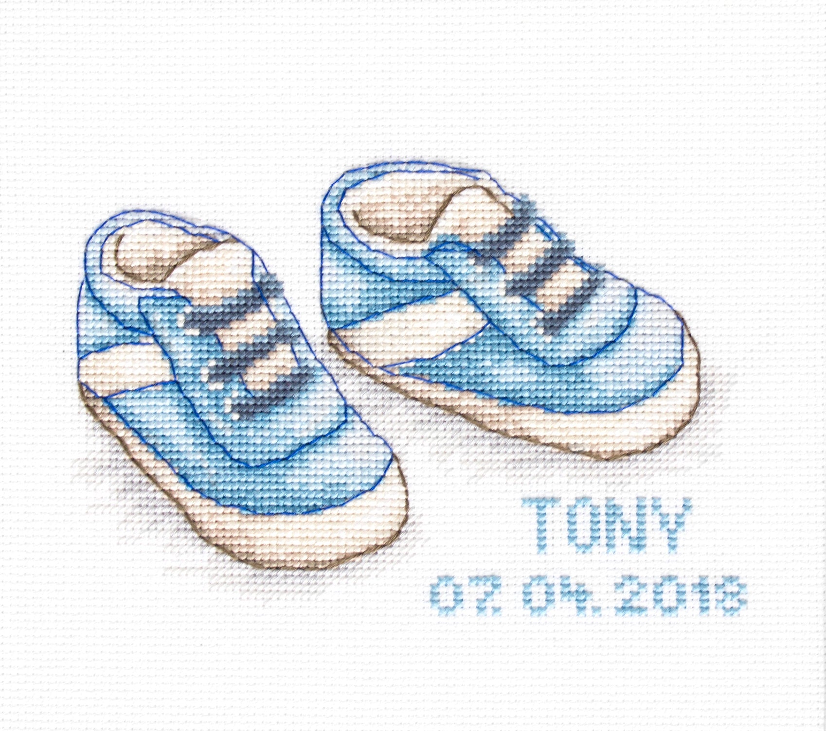 רקמה על בד גבינה - Baby Shoes