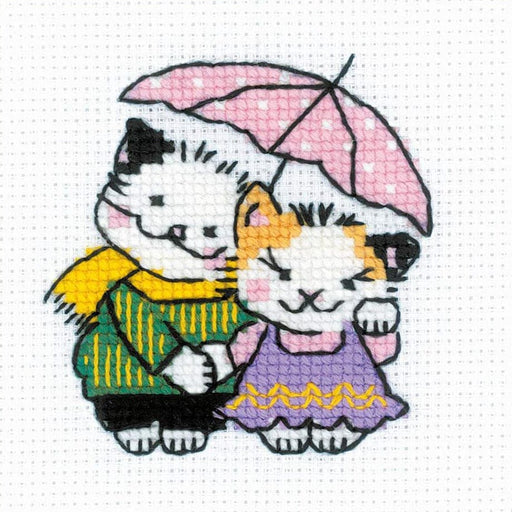 רקמה על בד גבינה - חתולים תחת מטריה